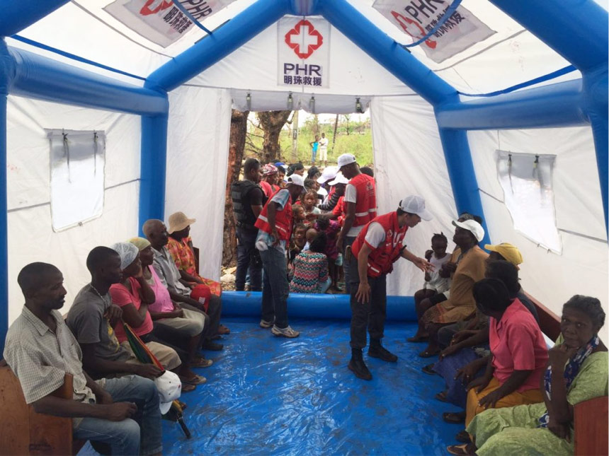 中国救援队在海地热雷米地区开展工作 拍摄/明珠救援行动部部长 李子龙